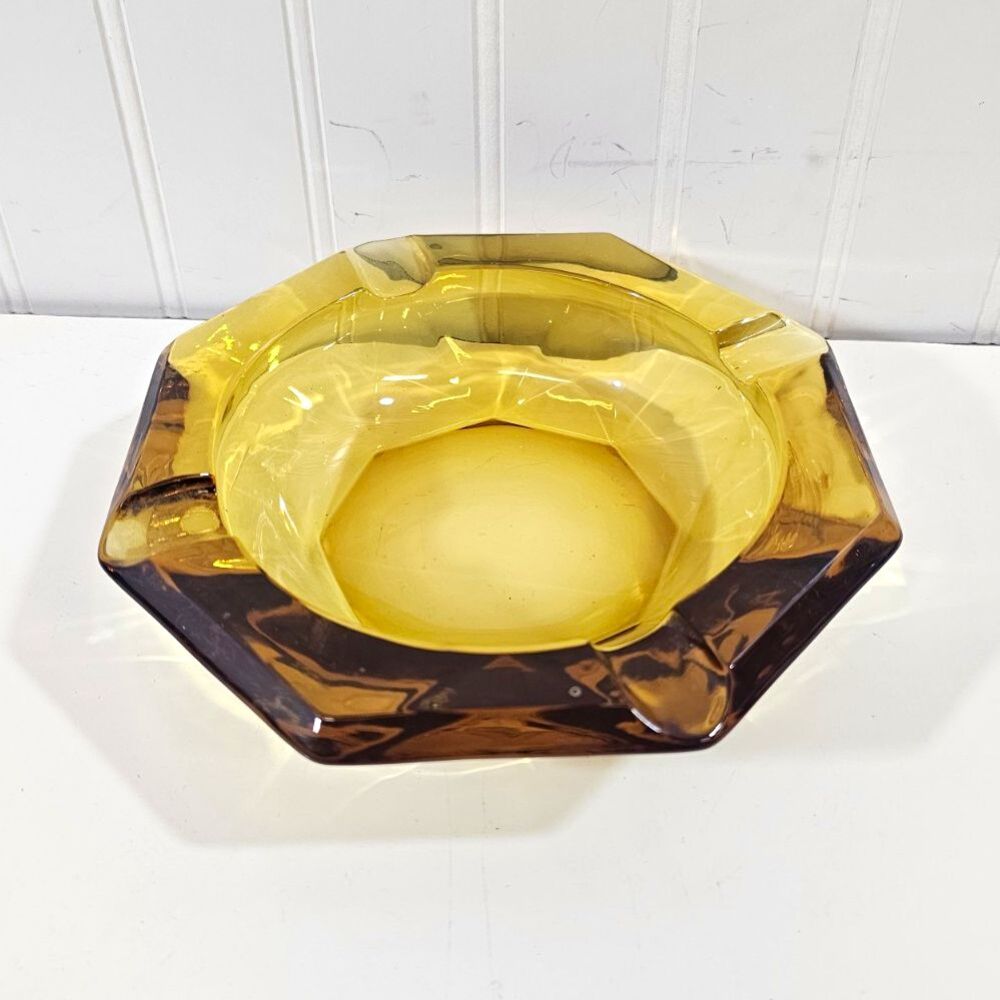 Amber Pressed Heavy GlassDecorative Octagon Cigar Ashtray 7" Diameter 1 lb. +